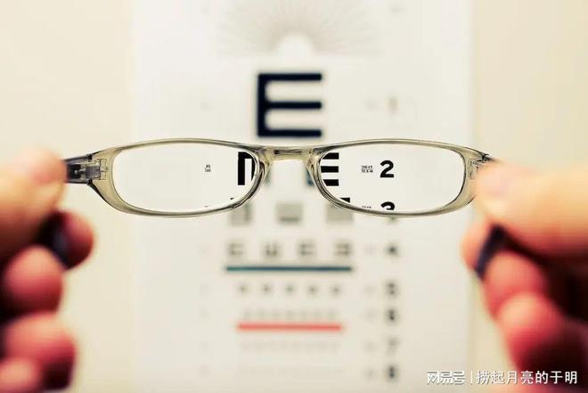 从模糊视界到清晰世界，近视手术重塑自信与成就感的旅程