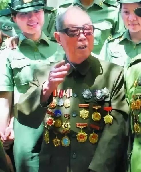 电影英雄片段深度解析，英雄形象塑造及其影响力探讨